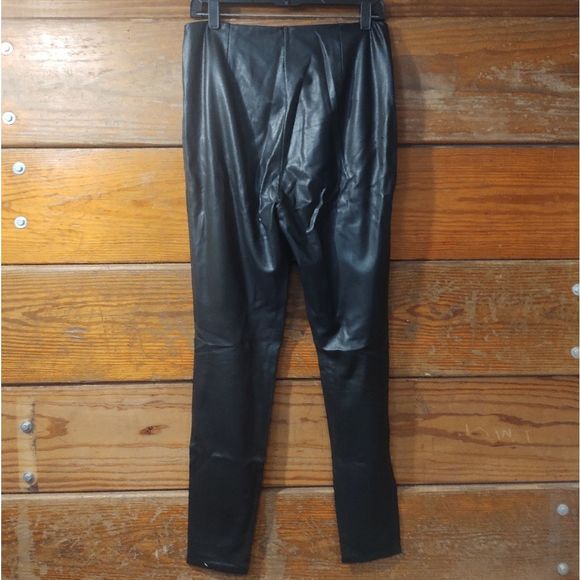 Halogen || Faux Leather Leggings Size M - Picture 3 of 5